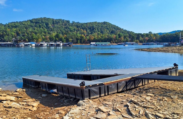 Lakefront cottage with water views, private dock, full kitchen, deck, W/D & AC