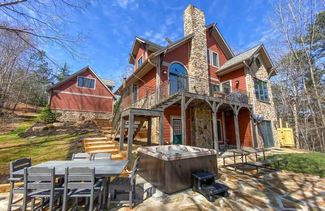 Lakefront~Dock~Hot tub~Firepit~Dog Friendly!