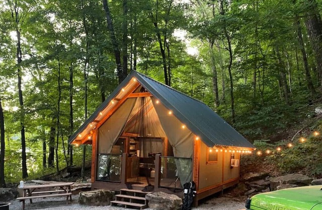 Lakefront Glamping Cabin!