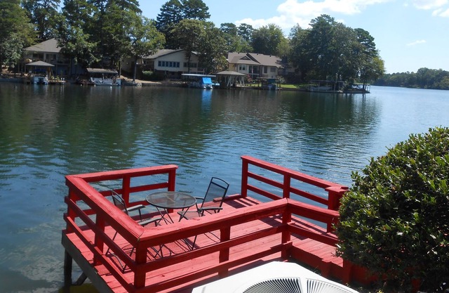 Lakefront Home With BBQ on the Deck - Unit 0404 by Redawning