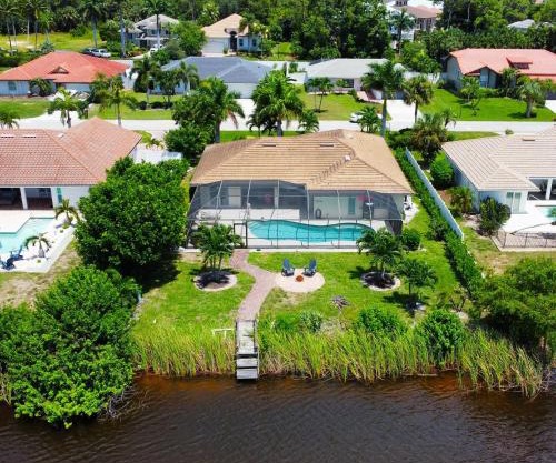 Lakefront Home Close to Bonita Springs Beaches