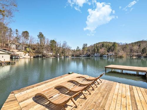 Lakefront House In A Quiet Cove - Kayaks Available