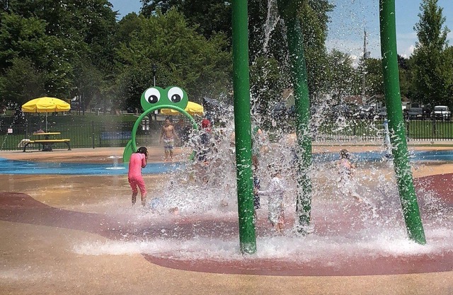Lakefront relaxation, hot tub, and adventure awaits at Seacliff Park and beach