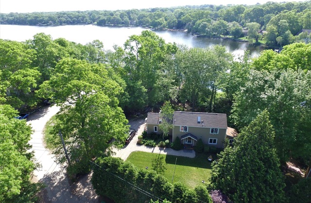 Lakefront- Rhode Island; Indian Lake, Wakefield : 223 Indian Trail S.
