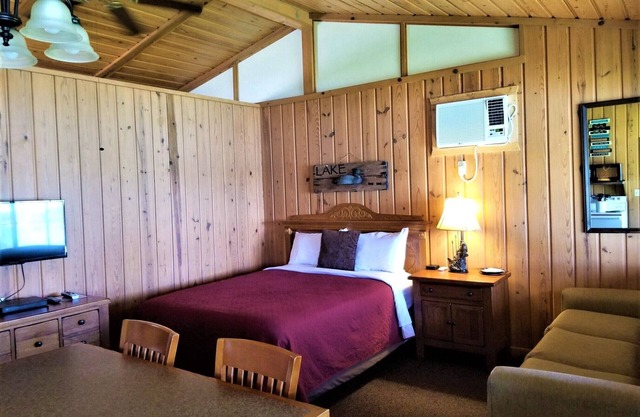 Lakefront Shoreline Cabin w/On-Site Hot Tub and Dock to Enjoy!