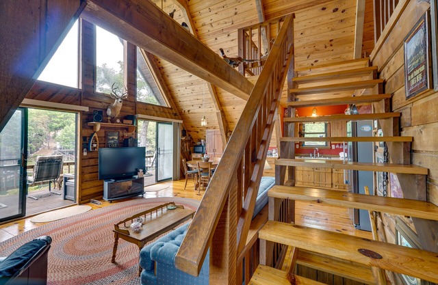 Lakefront Sunrise Beach Cabin w/Private Dock!