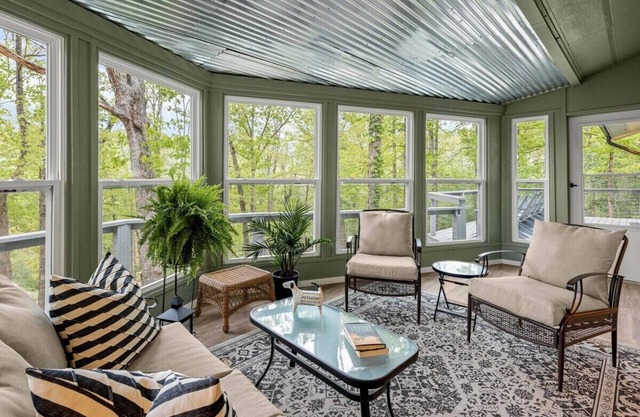 Lakefront Trail-Side Retreat - Sleeps 15 & Pets Welcome