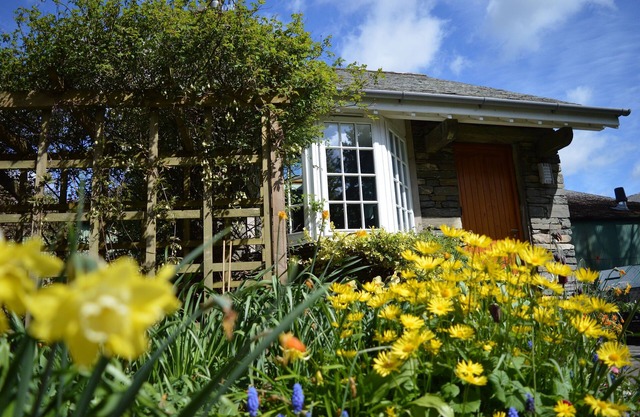 Lakeland Stone Built Cottage In Beautiful Private Gardens