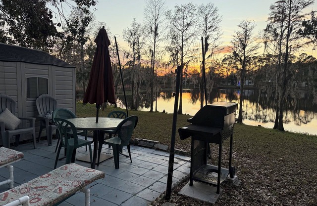 LAKESIDE cottage 10 min from Disney