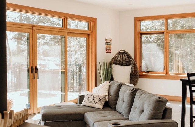 Lakeside Haven (Your Cottage Retreat)