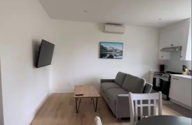Lakeside Living – New 1 Bedroom Retreat