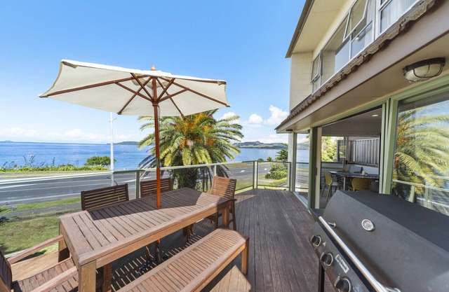 Lakeside Terrace – Taupo Holiday Home