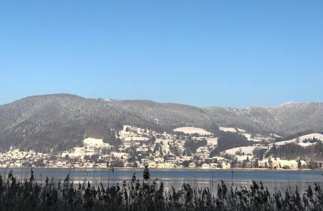 Lakeside Villa with Guest House at the northern edge of the Bavarian Alps.n