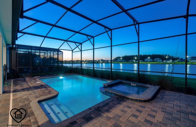 Lakeview Luxury 9 Bedroom & 5 Bathroom w Private Pool