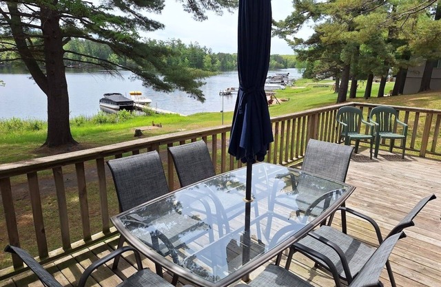 Lakeview+Sunny Beach+RELAXING 3 BR Home on Lake Thompson with WiFi, Central AC