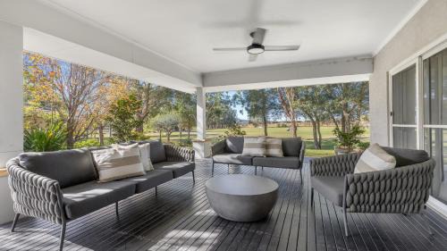 Lakeview Villa - The Vintage Holiday Houses