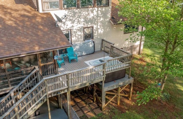 LakingitEz.3BR/2BA amazing sunsets & hot tub