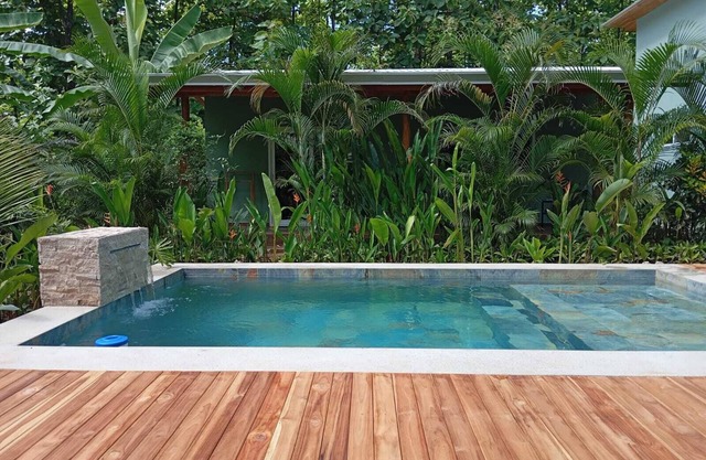 LaMar bungalow 3, quite and comfortable close to the beach and restaurants.