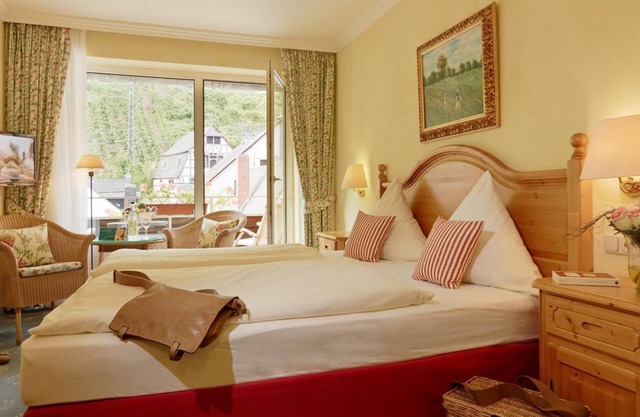 Landhauszimmer "Comfort", balcony & vineyard view - Ringhotel Bömers Mosellandhotel