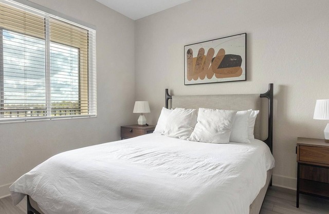 Landing | Amazing 1BD, Pool, Gym