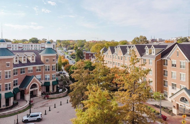 Landing | Amazing 2BD, Pool, Clubhouse