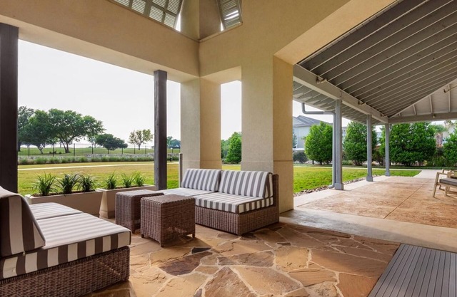 Landing | Amazing Studio, Gym, Pool