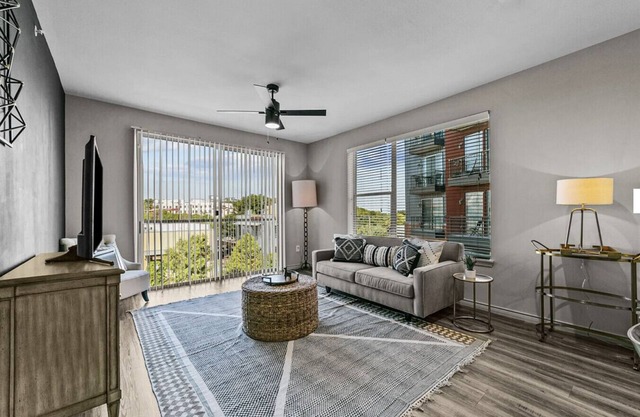 Landing at Lofts at Sylvan Thirty - 1 Bedroom in West Dallas