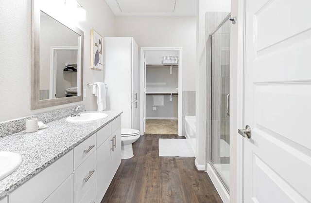 Landing at The Abbey at Sonterra - 1 Bedroom in Stone Oak