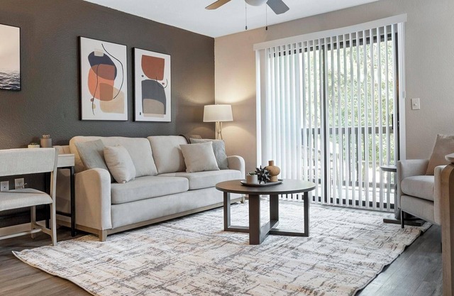 Landing at The Fountains at Forestwood - 1 Bedr.