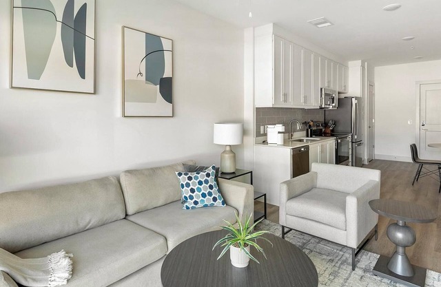 Landing | Beautiful 1BD, Gym, Clubhouse
