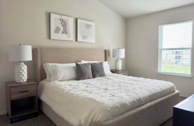 Landing | Beautiful 1BD, Clubhouse, Gym