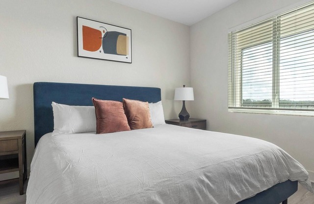 Landing | Beautiful 1BD, Gym, Pool