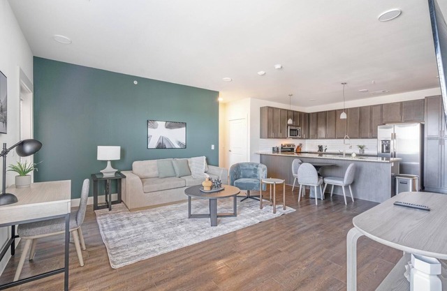 Landing | Beautiful 2BD, Clubhouse, Gym