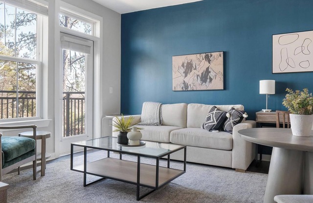 Landing | Beautiful 2BD, Pool, Gym