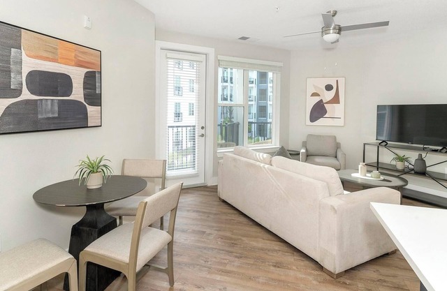 Landing | Beautiful 2BD, Clubhouse, Gym