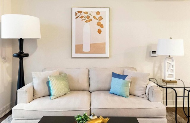 Landing | Beautiful 3BD, Clubhouse, Gym