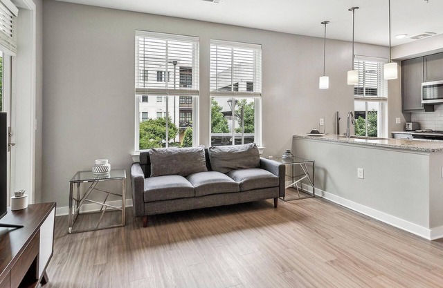 Landing | Chic 1BD, Pool, Gym