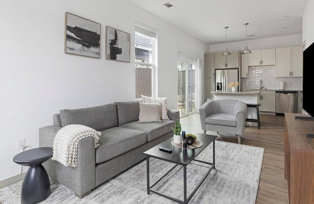 Landing | Chic 1BD, Yoga Studio, Pool