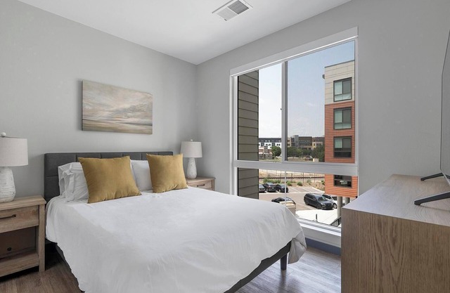 Landing | Incredible 1BD, Clubhouse, Pool