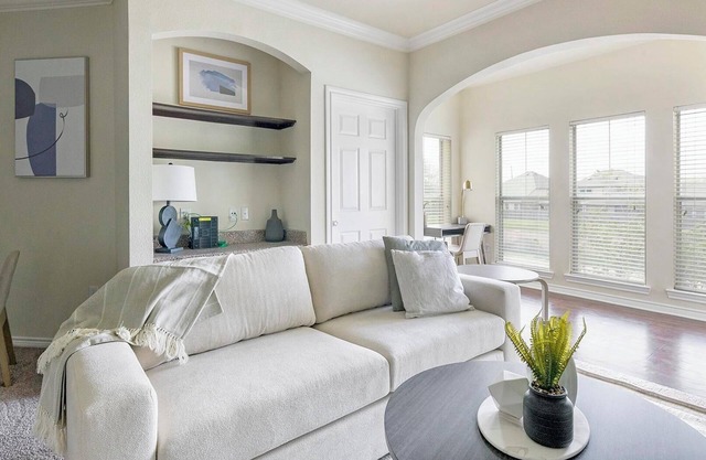 Landing | Modern 1BD, Clubhouse, Pool
