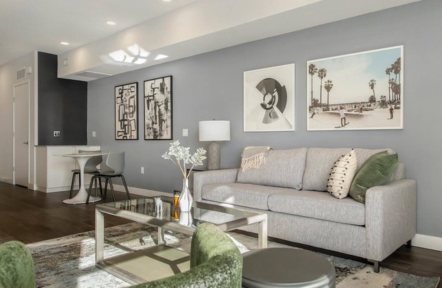 Landing | Modern 1BD, Gym, Pool