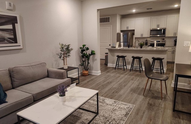 Landing | Modern 2BD, Gym, Pool