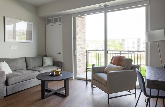 Landing | Modern 2BD, Yoga Studio, Courtyard