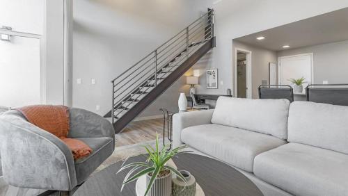 Landing Modern Apartment with Amazing Amenities (ID9653X86)
