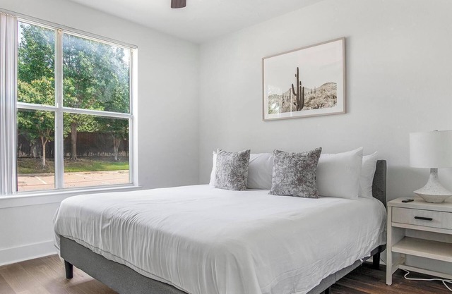 Landing | Spectacular 1BD, Clubhouse, Courtyard