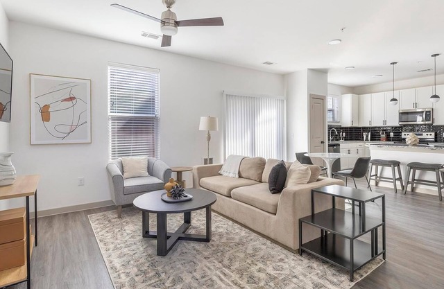 Landing | Spectacular 2BD, Gym, Pool