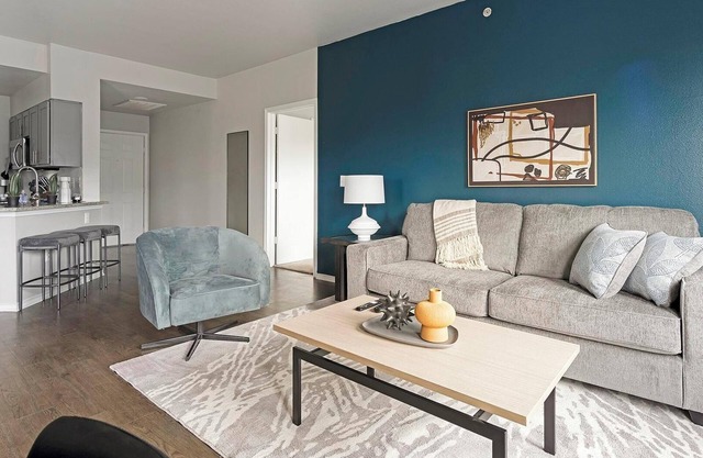 Landing | Spectacular 2BD, Gym, Pool