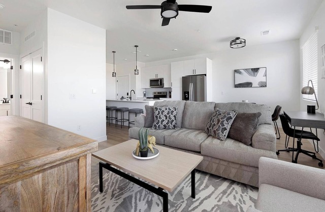 Landing | Stunning 1BD, Gym, Clubhouse