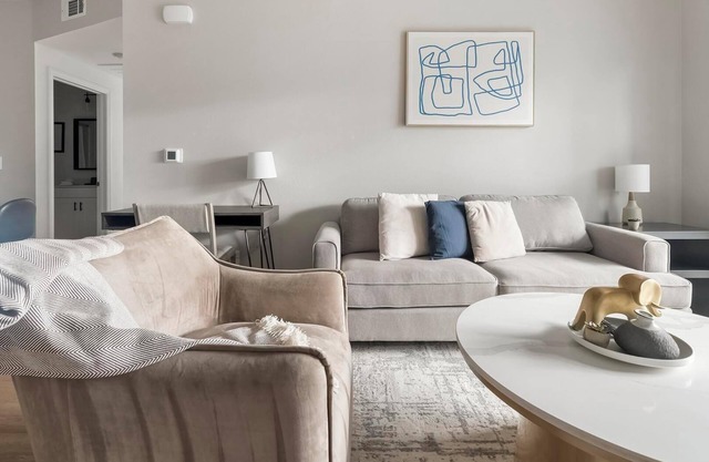 Landing | Stunning 2BD, Pool, Rooftop Lounge