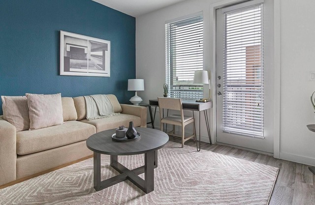 Landing | Stylish 1BD, Pool, Gym